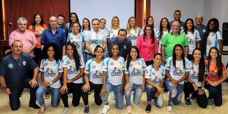 Muda adversário do amistoso no dia da mulher