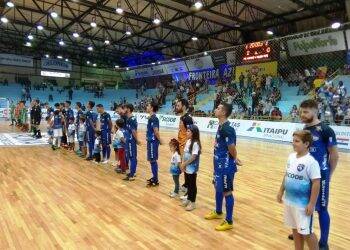 Foz Cataratas vence na estreia da série ouro