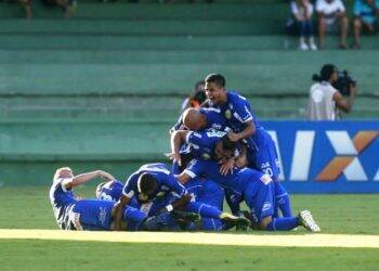 Foz FC coloca o Coxa na roda em vitória maiúscula