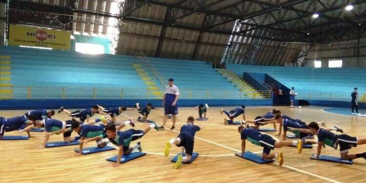 Foz Cataratas embarca para largar na Liga em 2018