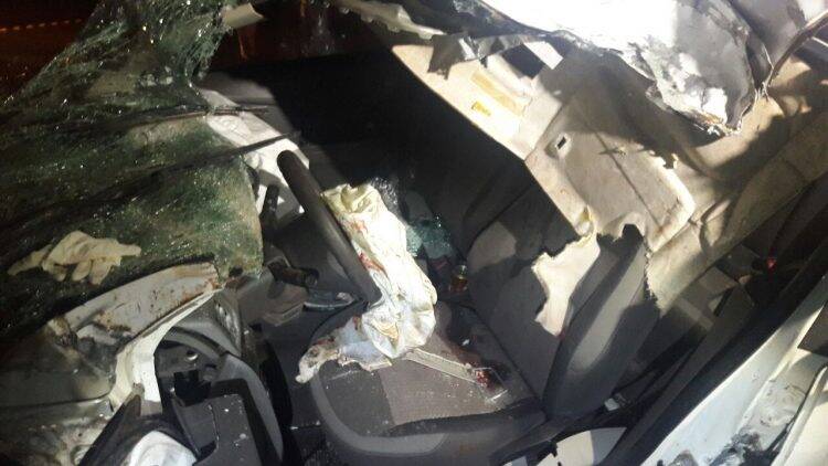 Acidente entre caminhão e carro na BR 277