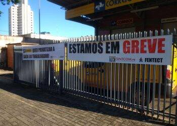 Funcionários dos Correios em Foz entram em greve