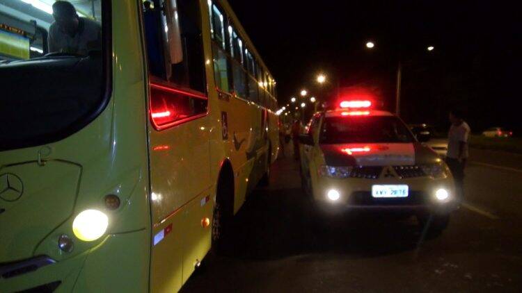 Idoso é baleado durante assalto à ônibus do transporte coletivo