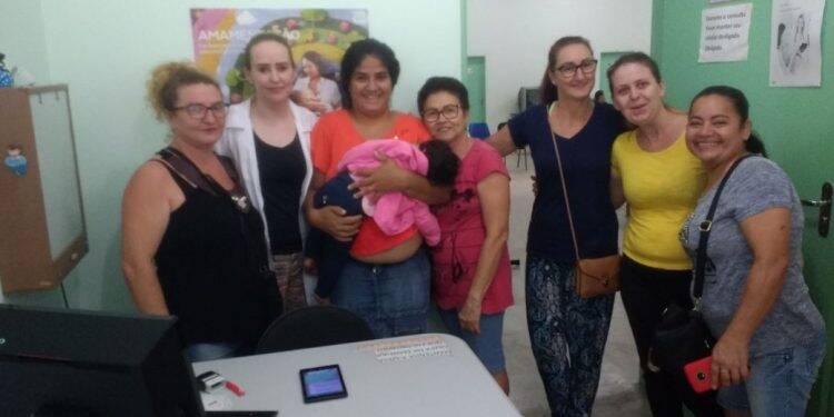 Pacientes protestam contra saída de médica de unidade de saúde