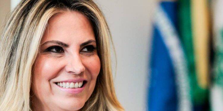 Golpistas clonam celular da vice-governadora e pedem dinheiro para contatos