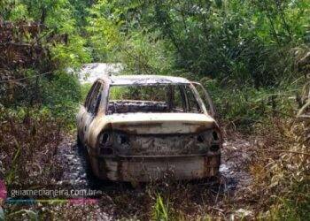 Carro utilizado no homicídio de advogado é encontrado incendiado