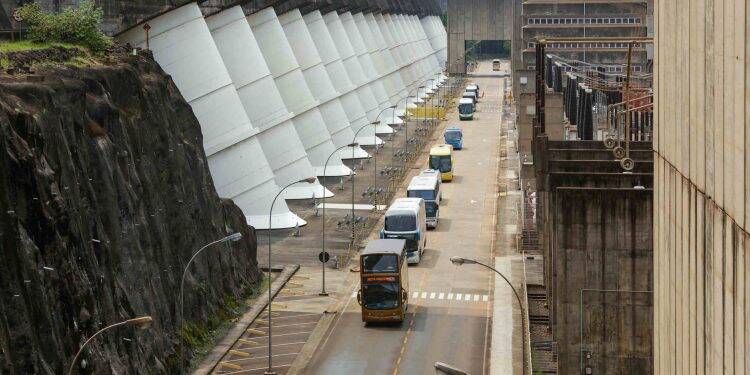 Turismo de Itaipu recebe 44 mil visitantes em fevereiro