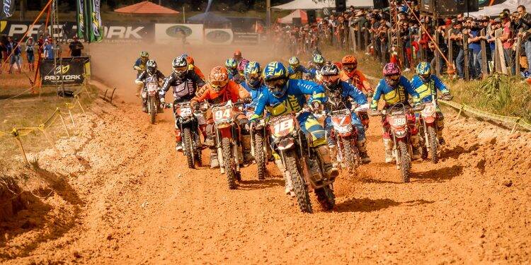Paranaense de Motocross tem largada no final de semana
