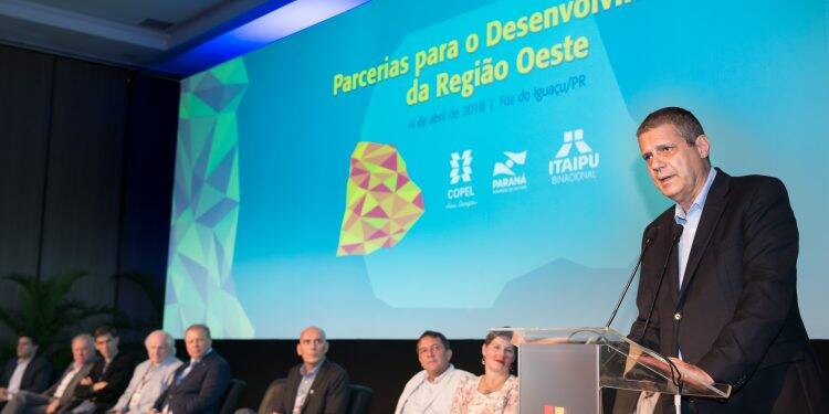 Vianna se despede de Itaipu e anuncia investimento de R$ 400 milhões