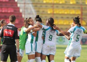 Foz/Coxa larga com vitória no brasileiro feminino
