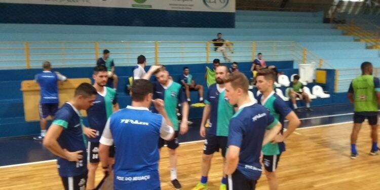 Foz Cataratas Futsal joga pelo estadual nesta terça