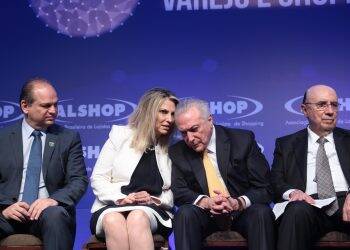 Cida pede a Temer segunda ponte, ampliação do aeroporto e duplicação da BR 469
