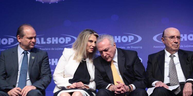Cida pede a Temer segunda ponte, ampliação do aeroporto e duplicação da BR 469