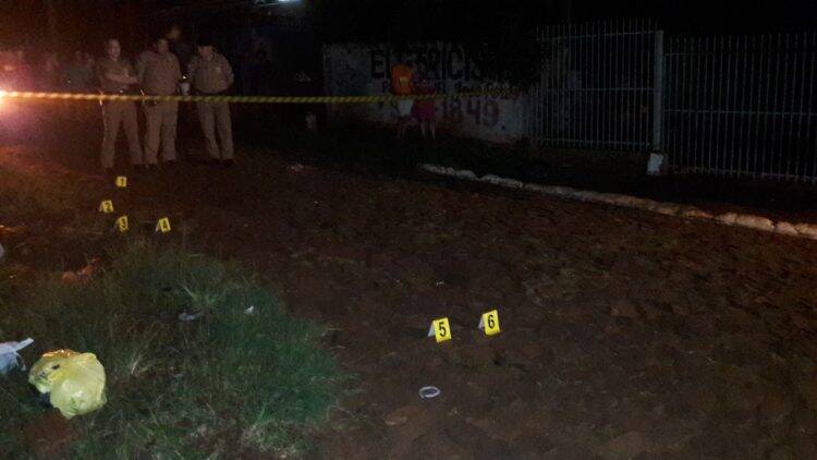 Atirador mata rapaz e fere adolescente no Cidade Nova