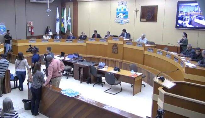 Câmara aceita denúncia por quebra de decoro contra Nanci Rafagnin