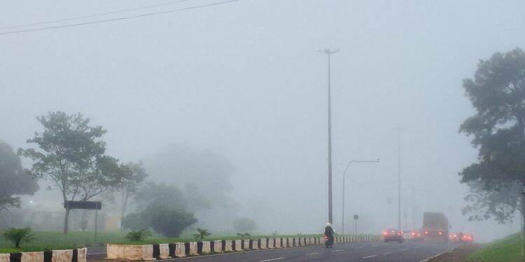 Dia começa com neblina na fronteira
