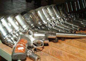 Paraguai suspende importação de armas