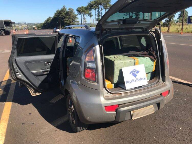 Maconha e relógios são apreendidos durante a Operação Muralha