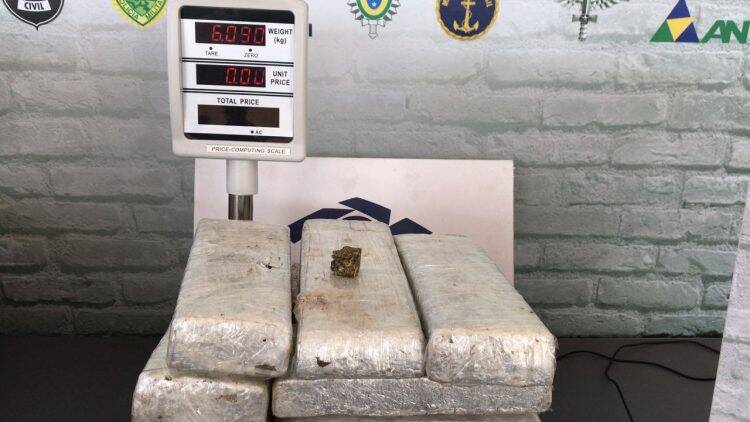 BPFron e Exército flagram ciclistas transportando maconha durante abordagem na Operação Muralha