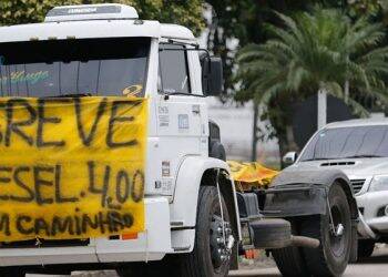 Verbas de financiamento político devem ser usadas para subsidiar combustível, defende presidente da Fiep