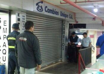 Operação fecha casa de câmbio e depósito em Cidade do Leste