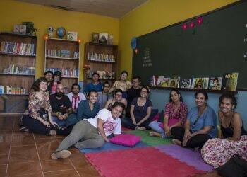 Estudantes e professores da Unila constroem biblioteca para escola pública de Ciudad del Este
