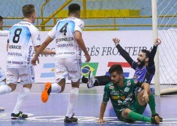 Foz Cataratas goleia o Paranavaí