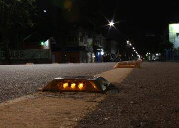 Foztrans está retirando tachões de sinalização na transversal