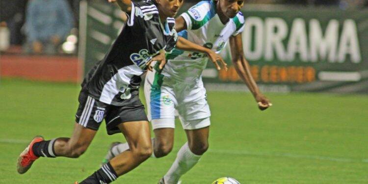 Em busca da primeira vitória diante da torcida