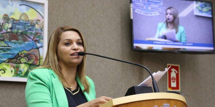 Prefeito exonera Sidnei Prestes e nomeia Adriana Luiz na Secretaria do Trabalho e Juventude
