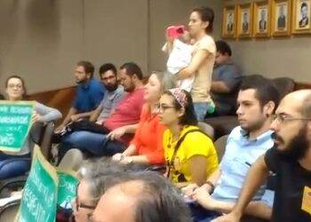 Projeto sobre ideologia de gênero acaba em bate-boca na Câmara de Vereadores