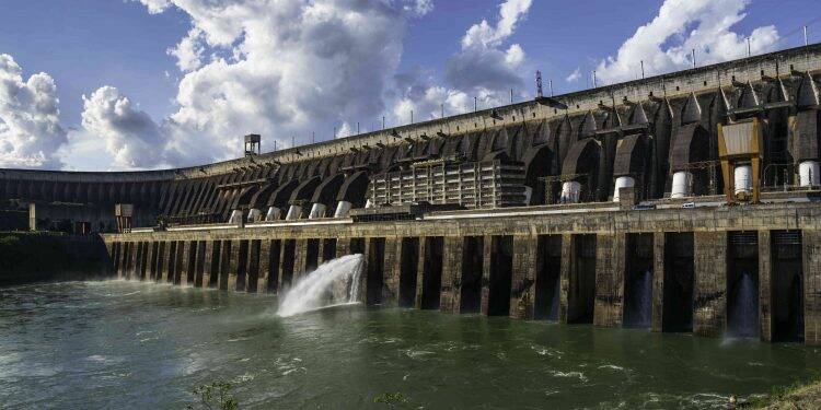 Itaipu bate novo recorde e prevê ano entre as cinco maiores produções da história