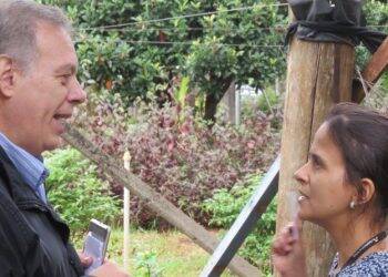 Referência internacional, médico naturalista visita projeto de Plantas Medicinais da Itaipu