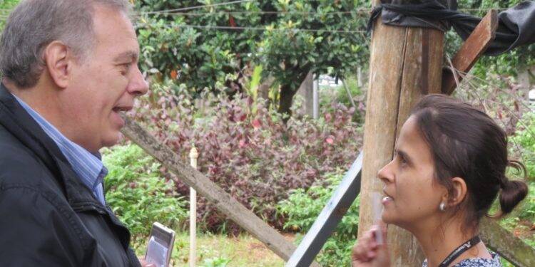 Referência internacional, médico naturalista visita projeto de Plantas Medicinais da Itaipu