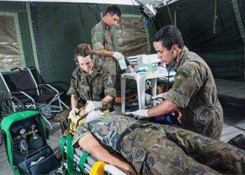 Força Aérea abre concurso para médicos com vagas em todo o país