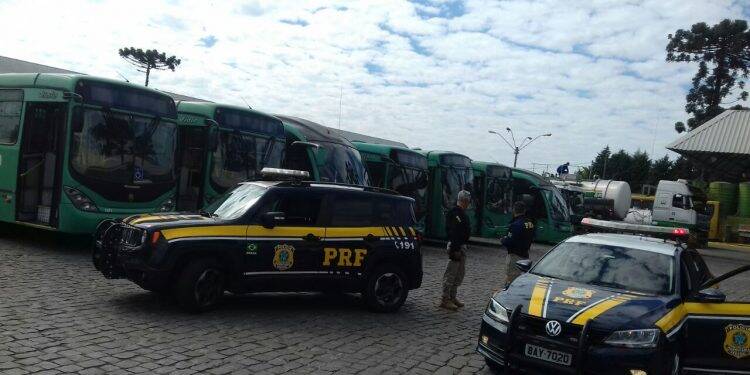 PRF e Exército garantem combustível para o transporte coletivo de Ponta Grossa