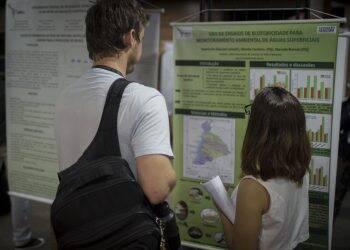 Unila seleciona alunos do ensino médio para programa de iniciação científica