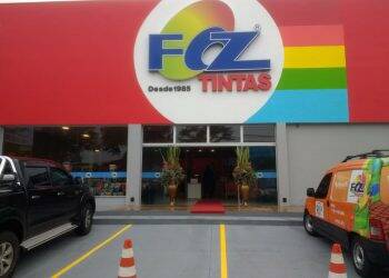 Foz Tintas inaugura nova loja mais ampla e moderna na Avenida JK