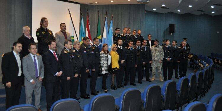 Comandante-geral da Polícia Nacional do Paraguai visita Polícia Federal em Foz do Iguaçu