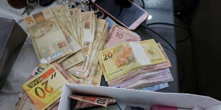 PF prende oito pessoas ligadas ao tráfico internacional de drogas em Foz do Iguaçu