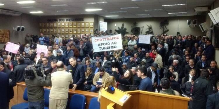 Audiência Pública discute transporte por aplicativo em Foz do Iguaçu