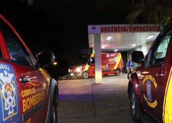 Marido agride a mulher com mais de dez facadas