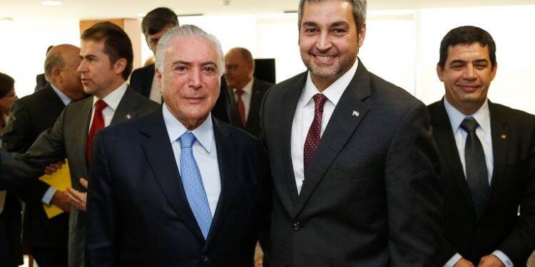 Presidente eleito do Paraguai e Temer discutem retomada da construção de pontes