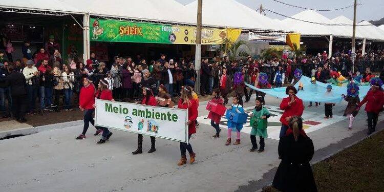 Pelo segundo ano, desfile de aniversário de Foz será no Charrua