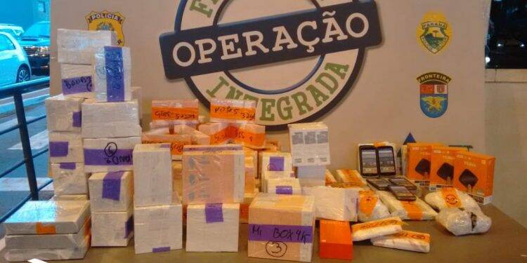 Veículo carregado com eletrônicos é apreendido na Ponte Internacional da Amizade