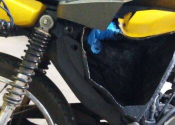 Mototáxi com fundo falso é apreendido na Ponte da Amizade