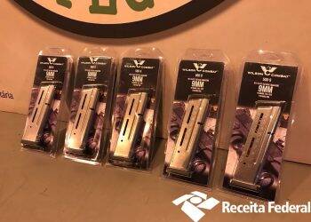 Jovem é preso na Ponte da Amizade com carregadores de arma