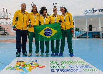 Iguaçuenses voltam com medalha de prata do mundial