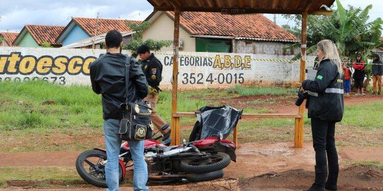 Motociclista é executado à luz do dia