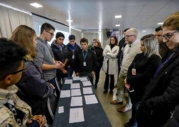 Projeto do PTI promove formação em programação para jovens do Ensino Médio